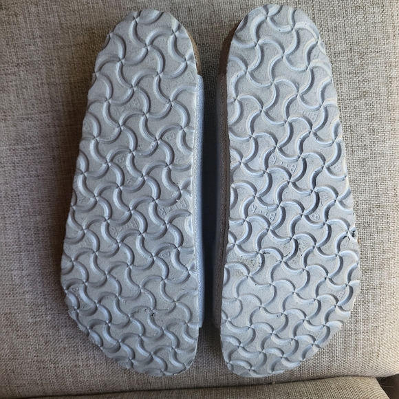 Silver double strapped Birkenstocks - Picture 2 of 5
